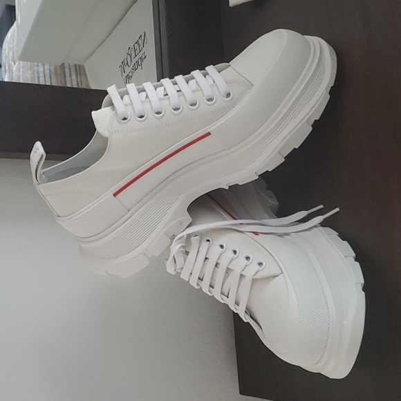 Alexander McQueen Men's Sneakers - Picture 8 of 11